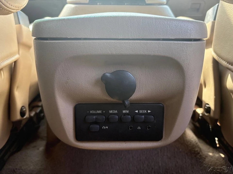 2003 Ford Excursion - Image 19 of 24