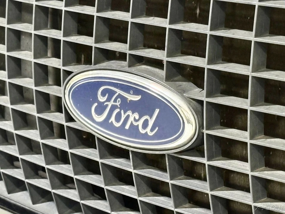 2003 Ford Excursion - Image 3 of 24
