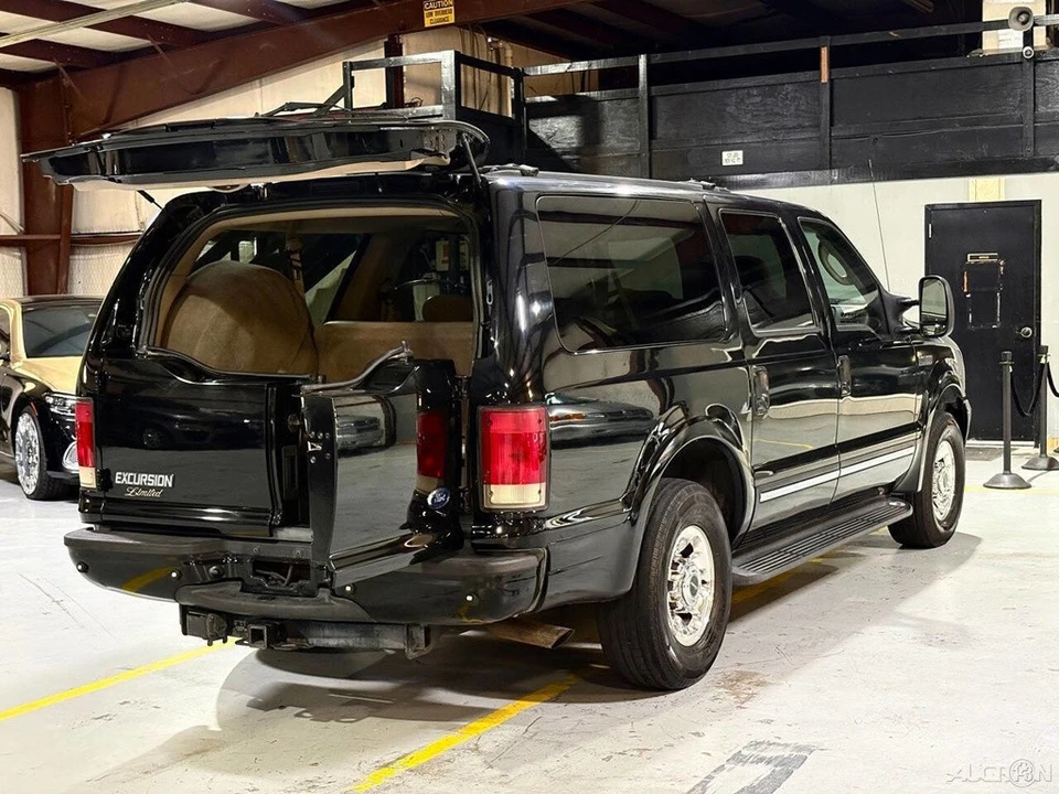 2003 Ford Excursion - Image 21 of 24