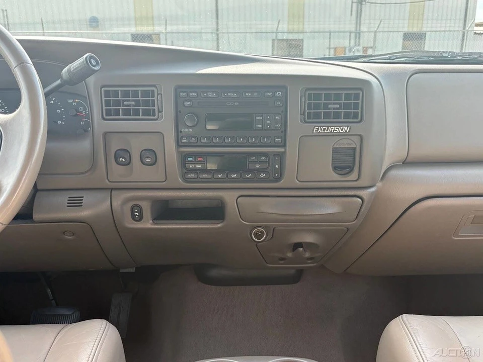2003 Ford Excursion - Image 22 of 24