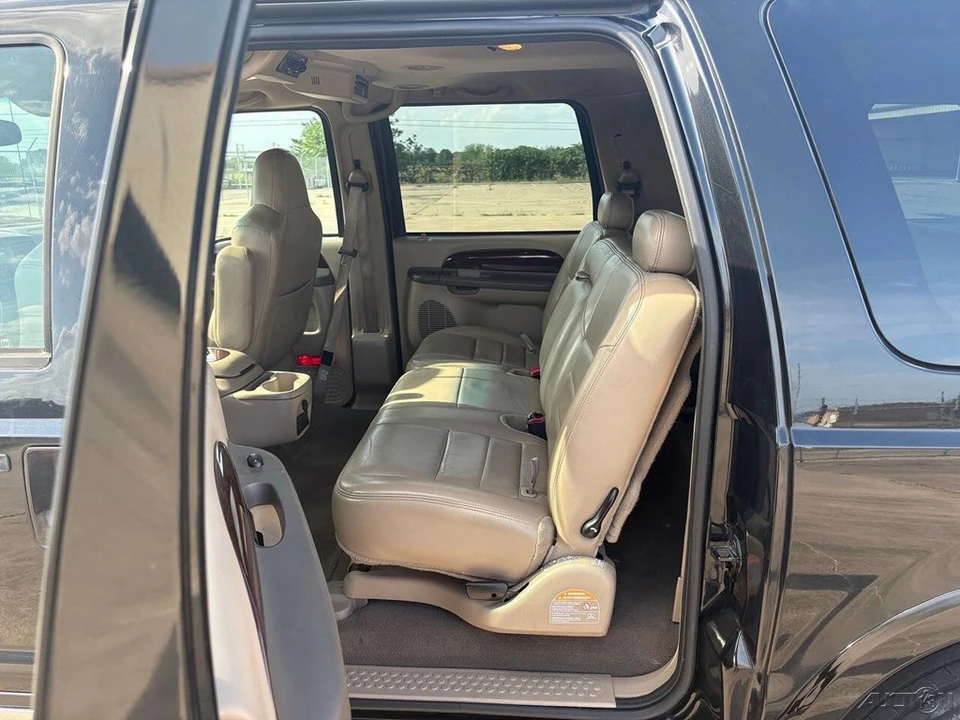 2003 Ford Excursion - Image 13 of 24