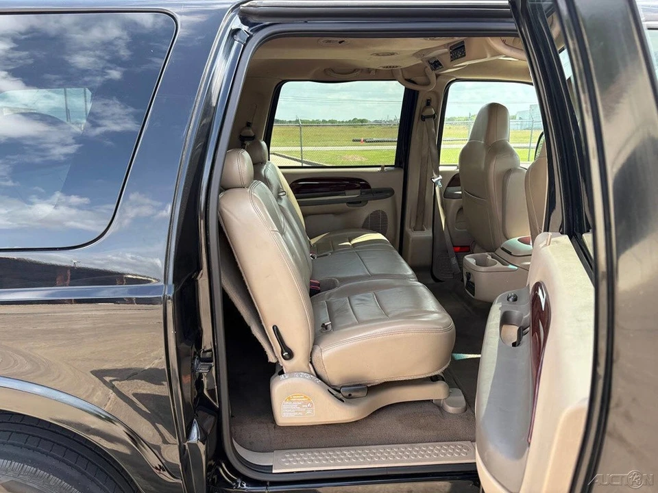 2003 Ford Excursion - Image 14 of 24