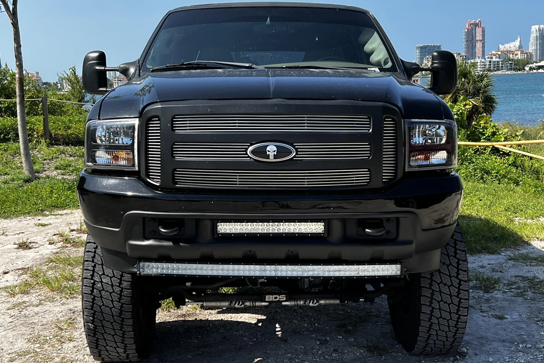 2003 Ford Excursion - Image 2 of 31