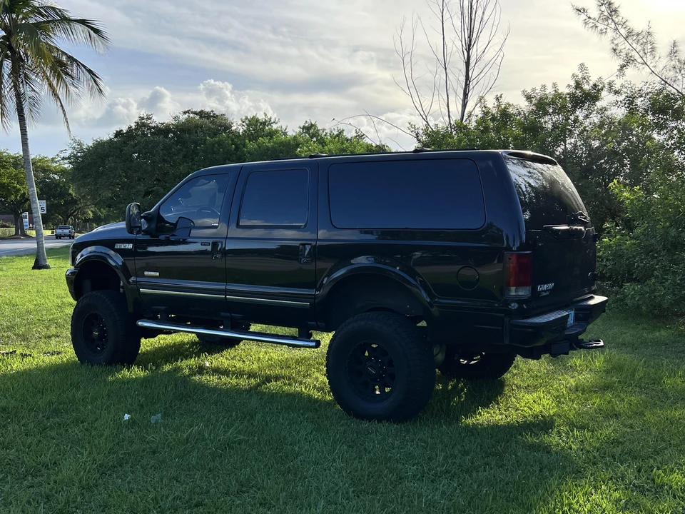 2003 Ford Excursion - Image 16 of 31