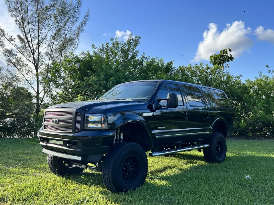 2003 Ford Excursion - Image 9 of 31