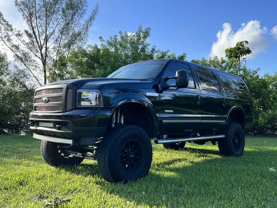 2003 Ford Excursion - Image 11 of 31