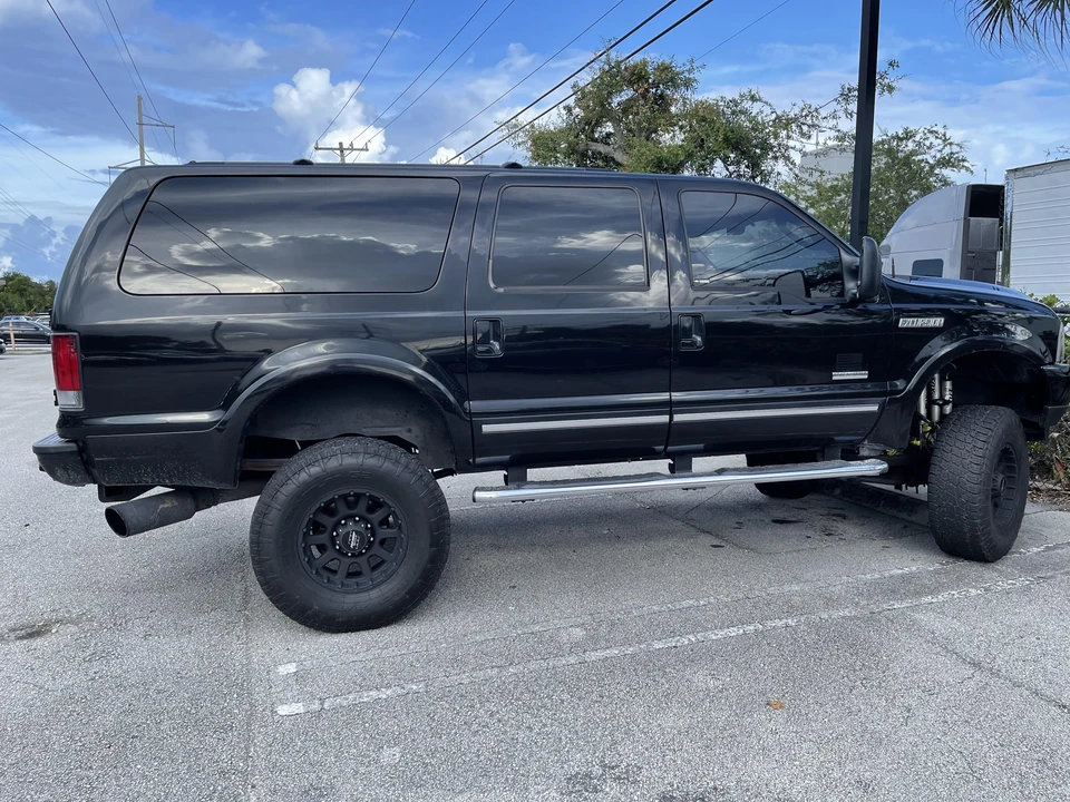 2003 Ford Excursion - Image 23 of 31