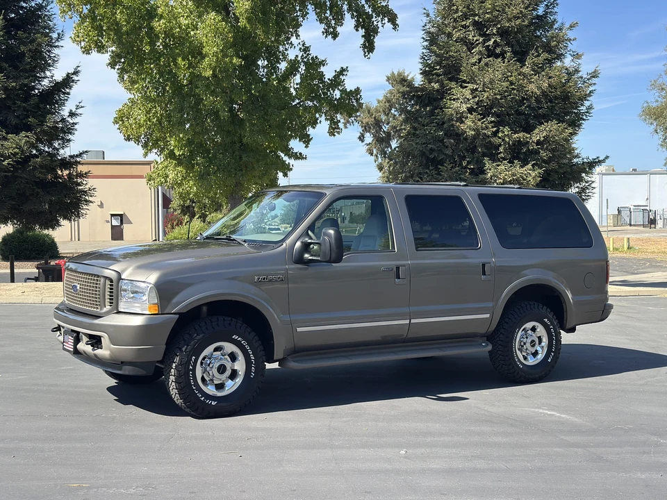 2003 Ford Excursion - Image 2 of 31