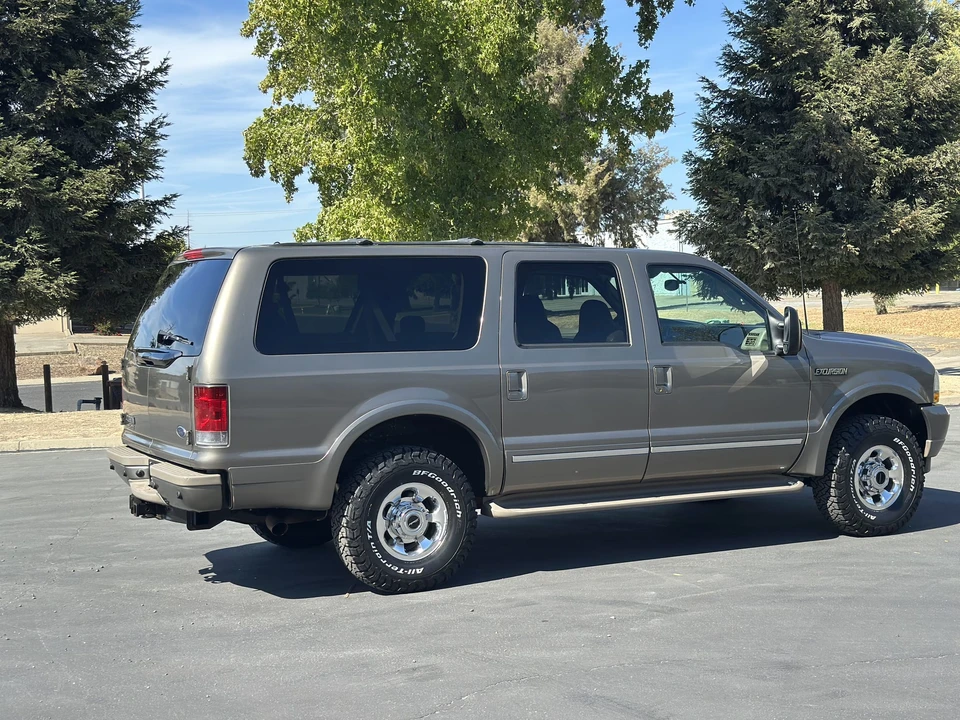 2003 Ford Excursion - Image 14 of 31