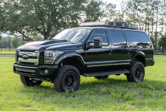 2003 Ford Excursion - Image 2 of 31
