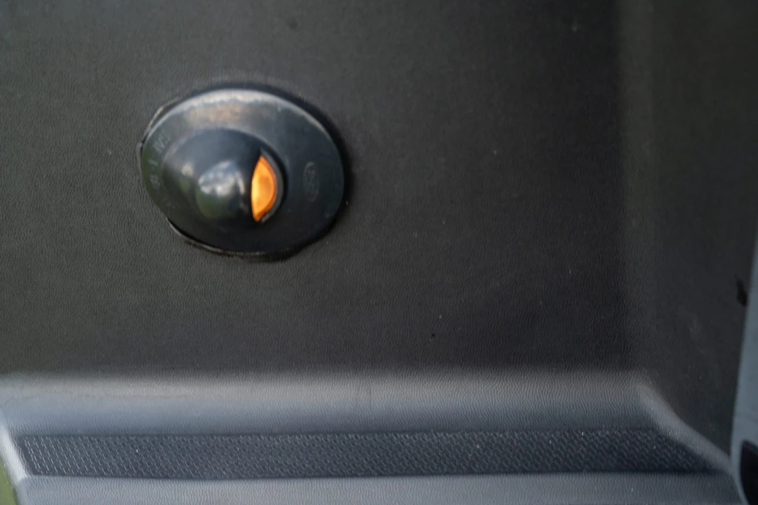 2003 Ford Excursion - Image 23 of 31