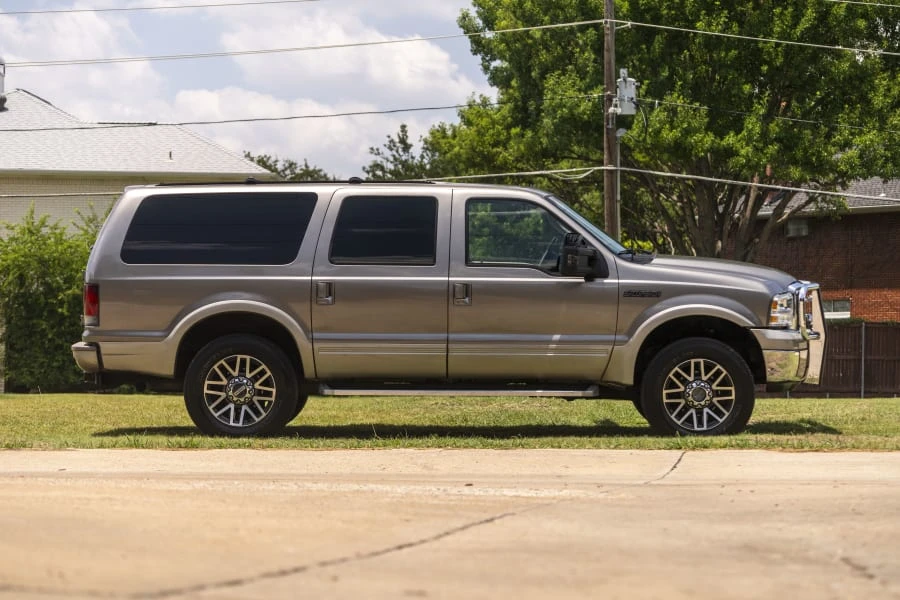 2003 Ford Excursion - Image 2 of 29