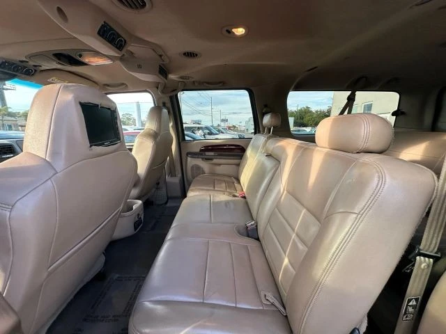 2003 Ford Excursion - Image 10 of 18