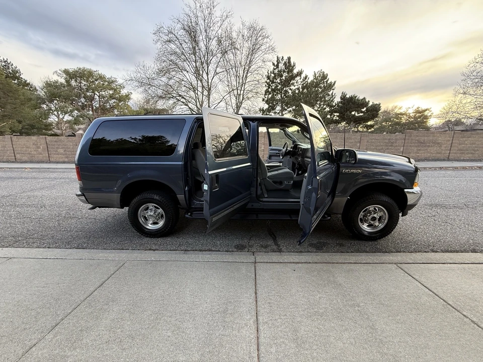 2003 Ford Excursion - Image 13 of 21