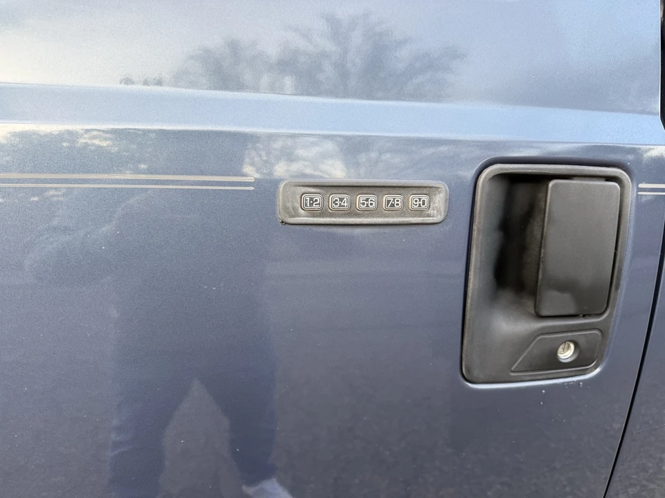 2003 Ford Excursion - Image 16 of 21