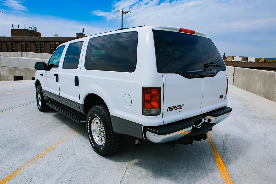 2003 Ford Excursion - Image 10 of 31