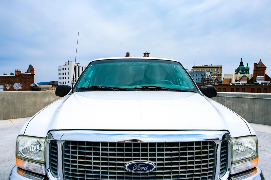 2003 Ford Excursion - Image 19 of 31