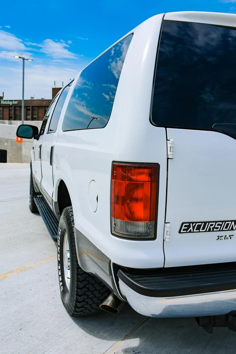 2003 Ford Excursion - Image 28 of 31