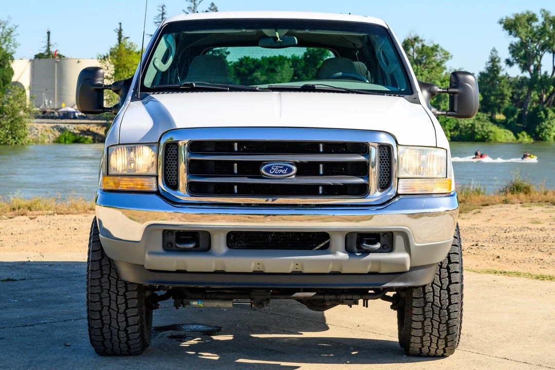 2003 Ford Excursion - Image 2 of 31