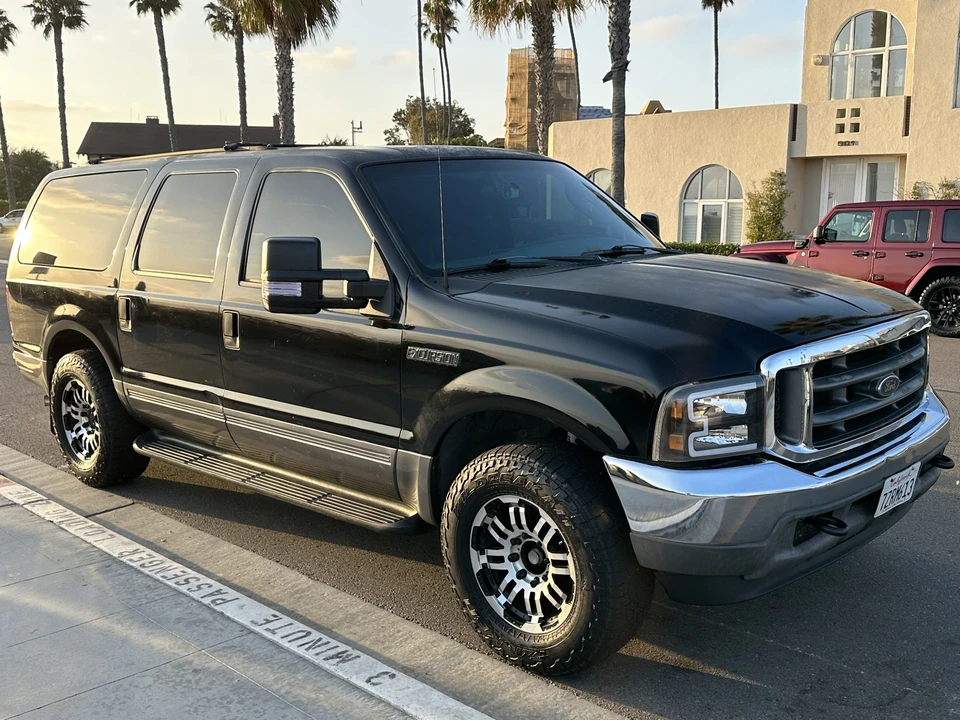2003 Ford Excursion - Image 2 of 31