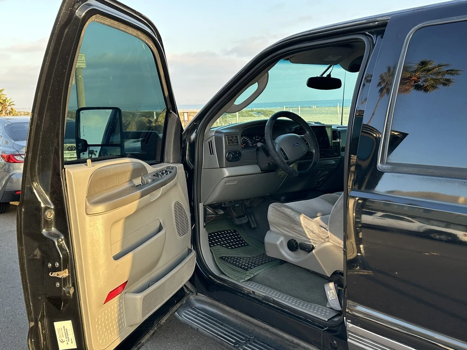2003 Ford Excursion - Image 29 of 31