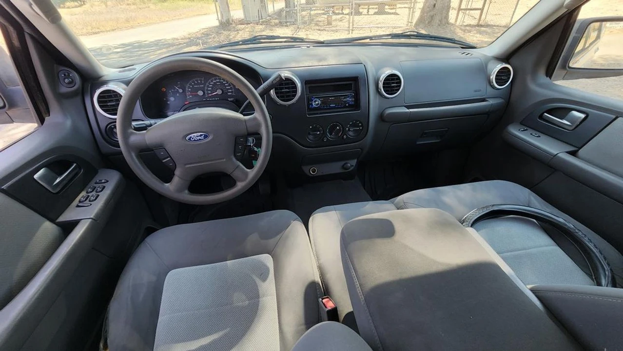 2003 Ford Expedition 2nd Gen - Image 8 of 30