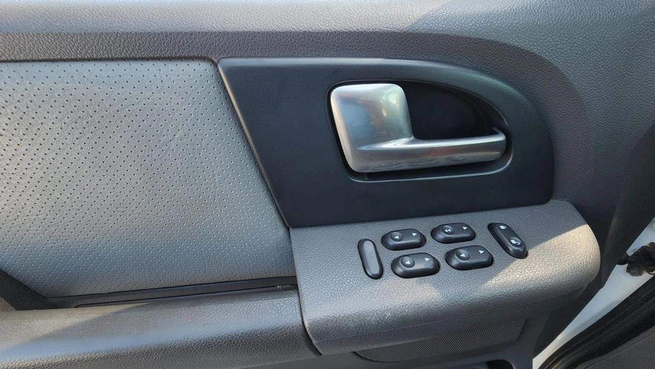 2003 Ford Expedition 2nd Gen - Image 24 of 30