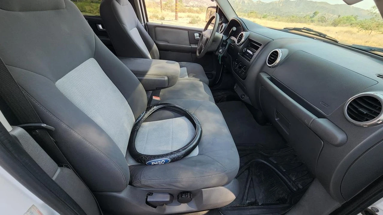 2003 Ford Expedition 2nd Gen - Image 15 of 30