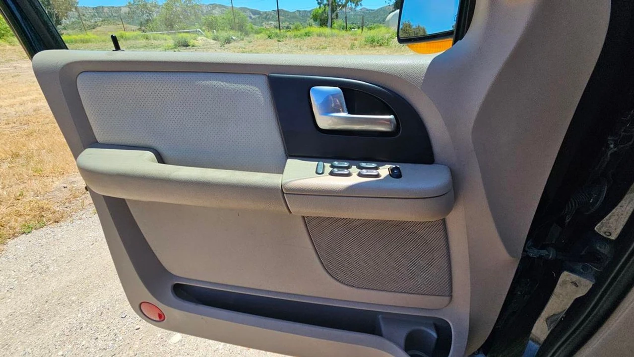 2003 Ford Expedition 2nd Gen - Image 21 of 31