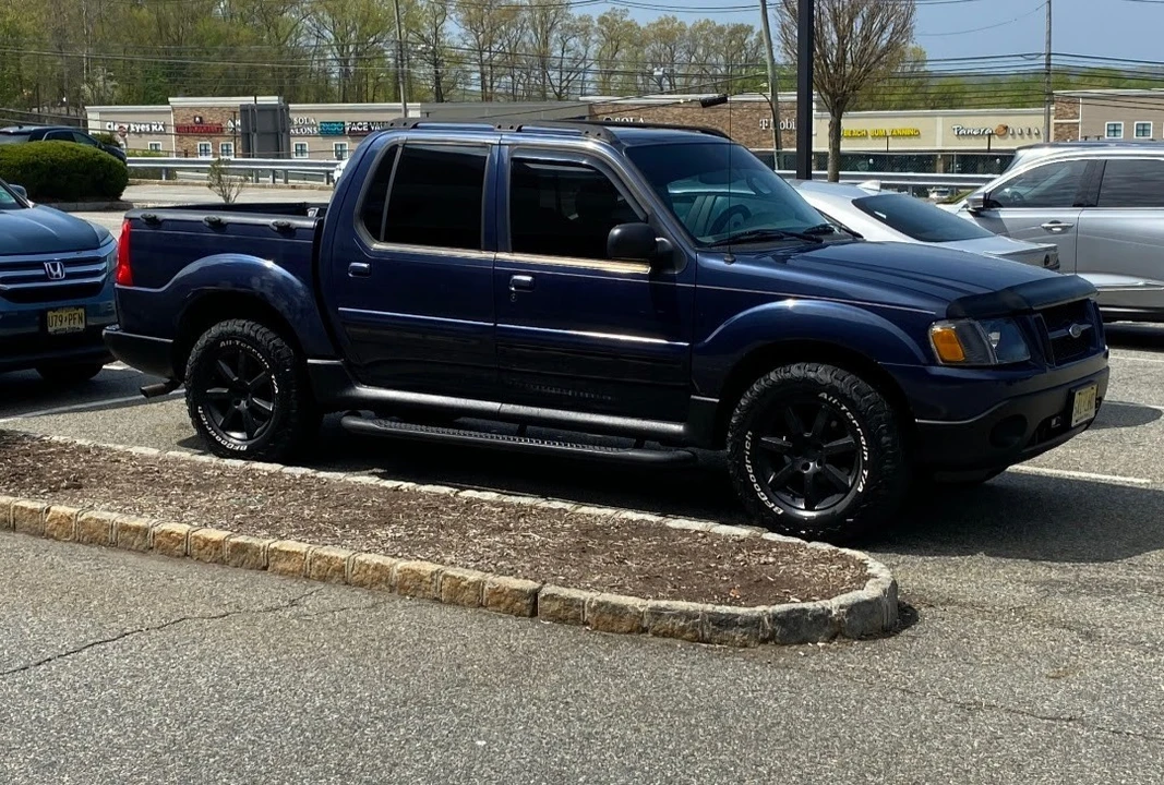 2003 Ford Explorer Sport Trac - Image 8 of 8