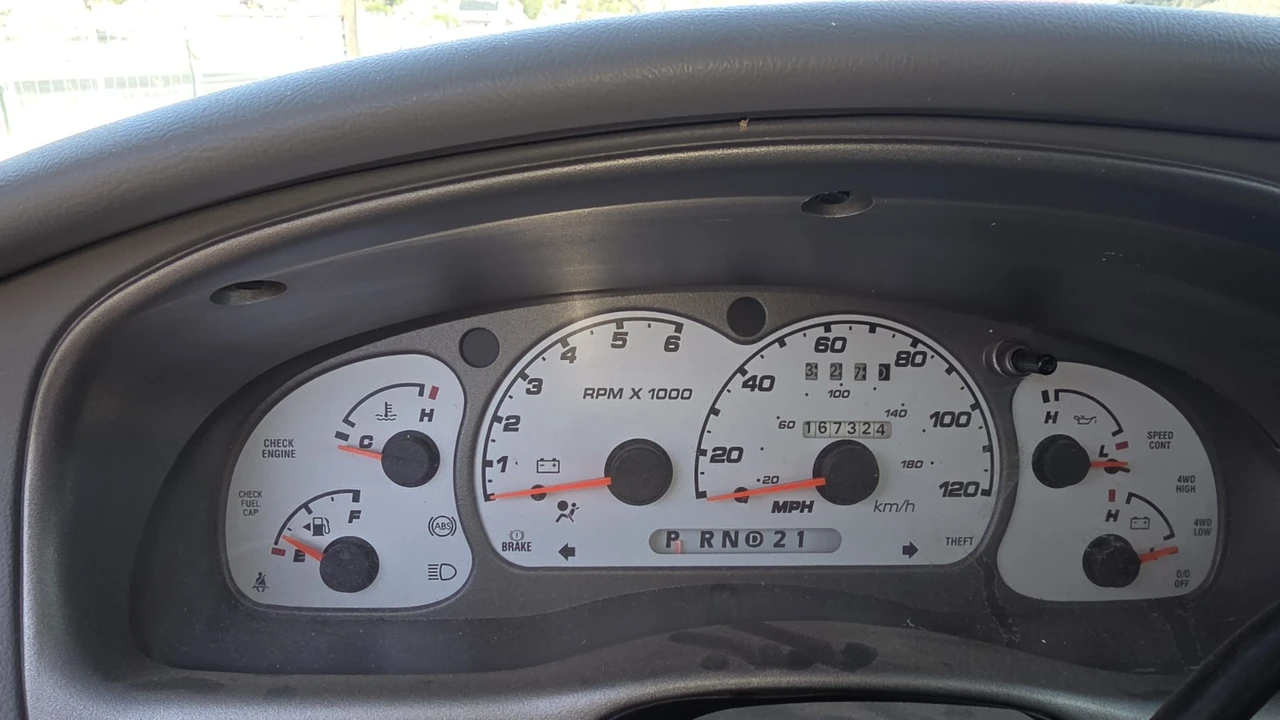 2003 Ford Explorer Sport Trac - Image 10 of 15