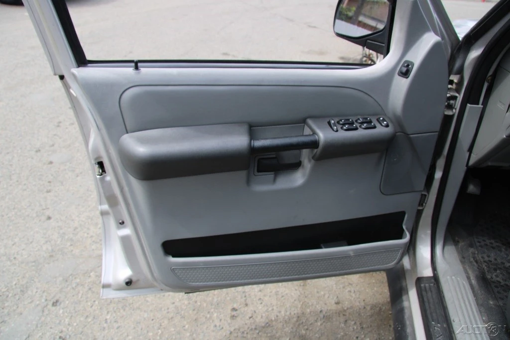 2003 Ford Explorer Sport Trac - Image 13 of 21