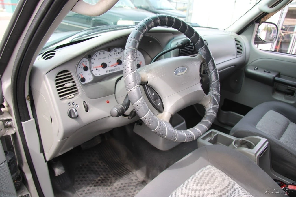 2003 Ford Explorer Sport Trac - Image 15 of 21