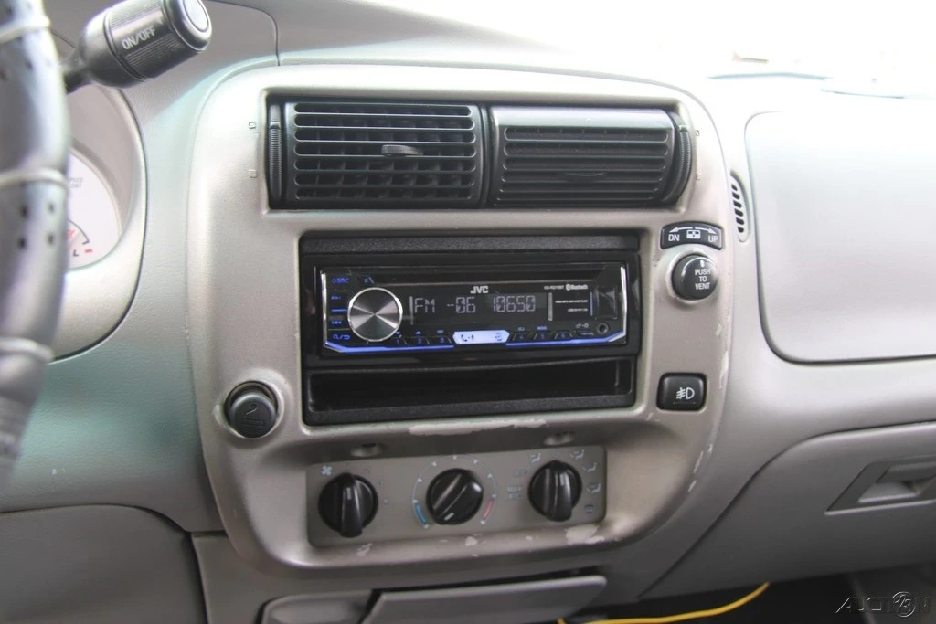 2003 Ford Explorer Sport Trac - Image 18 of 21