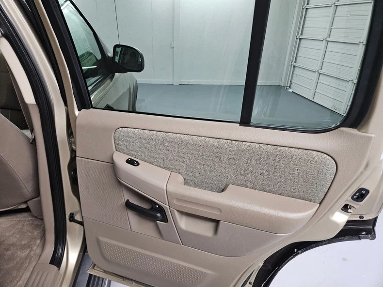 2003 Ford Explorer 3rd Gen - Image 31 of 31