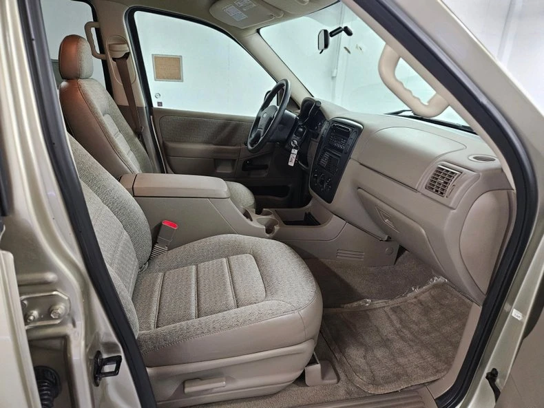 2003 Ford Explorer 3rd Gen - Image 25 of 31