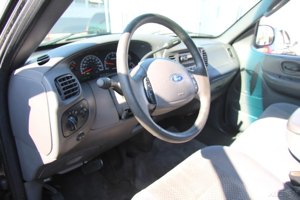 2003 Ford F-150 10th Gen - Image 13 of 21