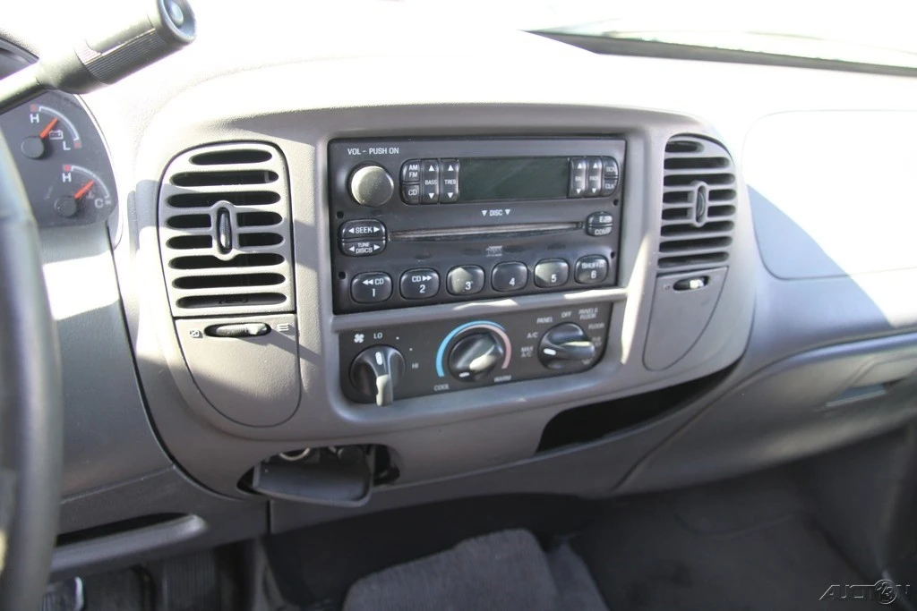 2003 Ford F-150 10th Gen - Image 16 of 21