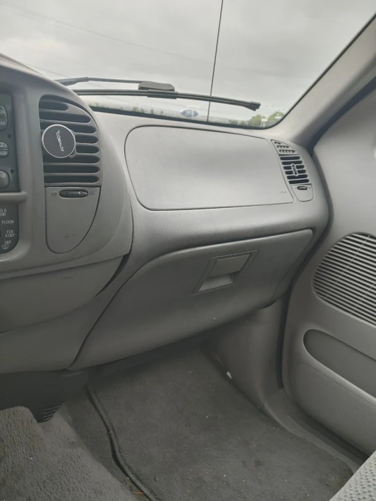 2003 Ford F-150 10th Gen - Image 13 of 24