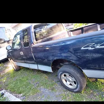 2003 Ford F-150 Heritage Pickup 4D 6 1/2 ft