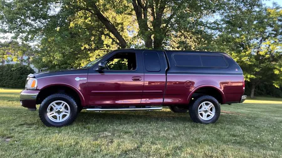 2003 Ford F-150 10th Gen - Image 2 of 25
