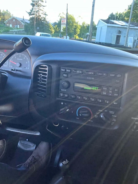 2003 Ford F-150 10th Gen - Image 13 of 25
