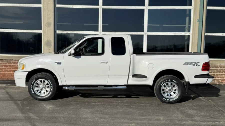 2003 Ford F-150 10th Gen - Image 2 of 10