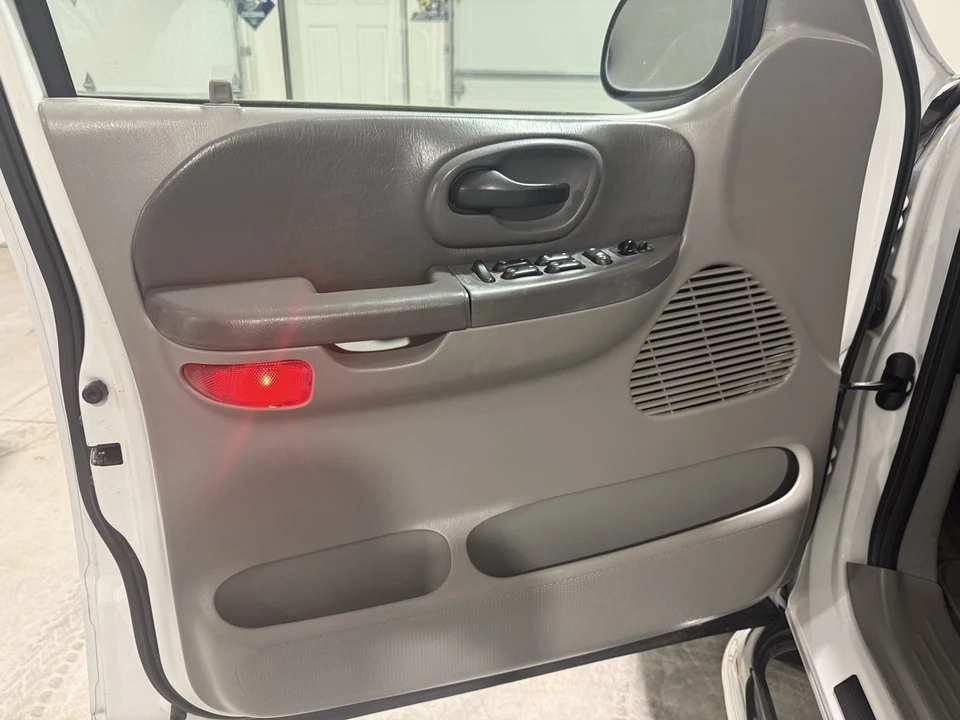 2003 Ford F-150 10th Gen - Image 26 of 31