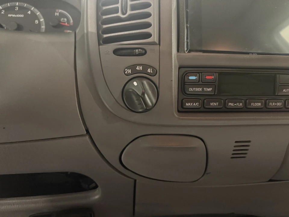 2003 Ford F-150 10th Gen - Image 31 of 31