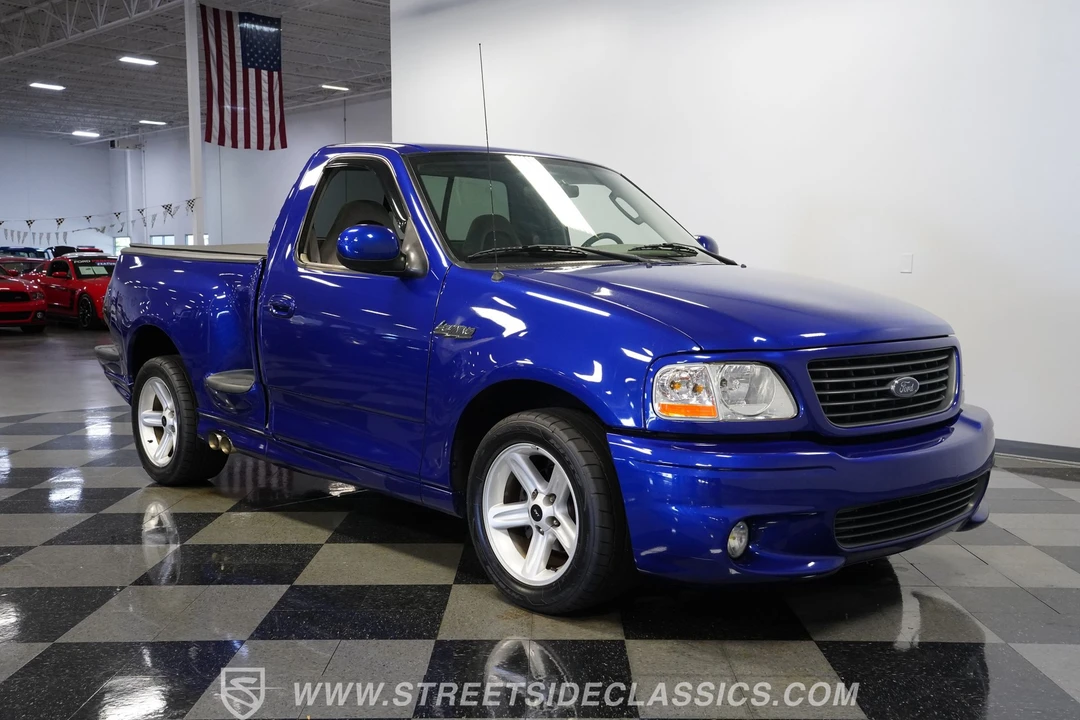 2003 Ford F-150 SVT Lightning 10th Gen - Image 11 of 27