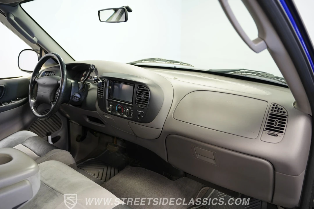 2003 Ford F-150 SVT Lightning 10th Gen - Image 22 of 27