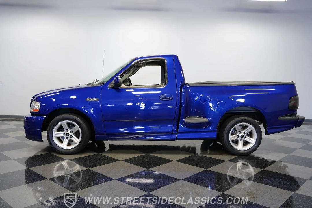 2003 Ford F-150 SVT Lightning 10th Gen - Image 2 of 27