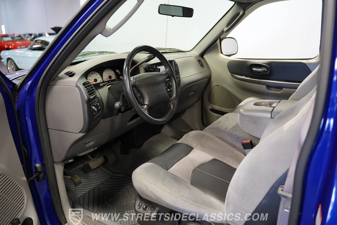 2003 Ford F-150 SVT Lightning 10th Gen - Image 4 of 27