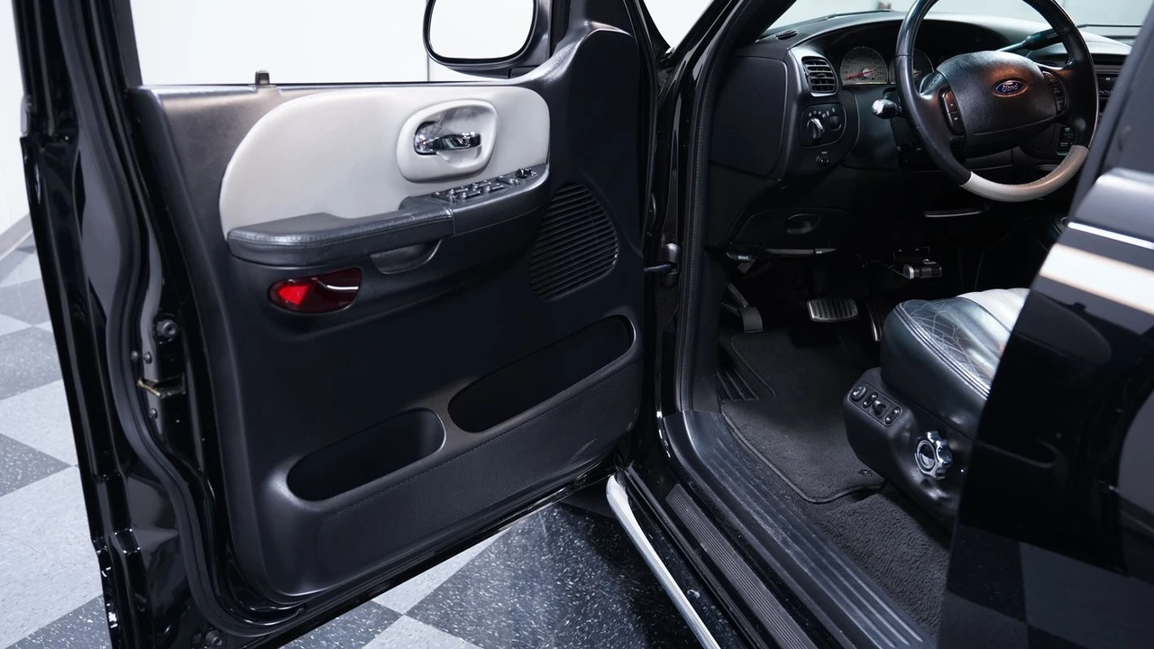 2003 Ford F-150 10th Gen - Image 29 of 31